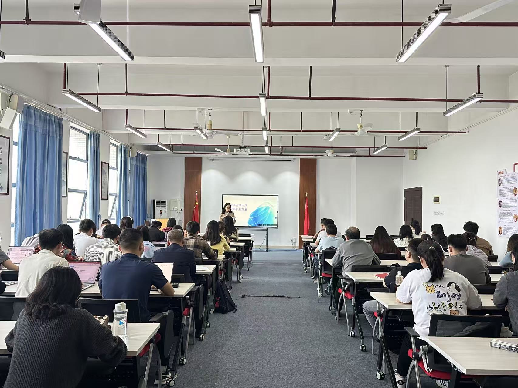 微信图片_20251031170815_1400_652.jpg