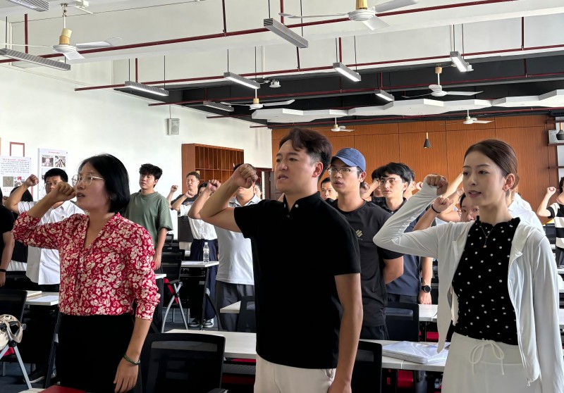 1789094154375071820.jpg 4.教师誓词宣誓2.jpg